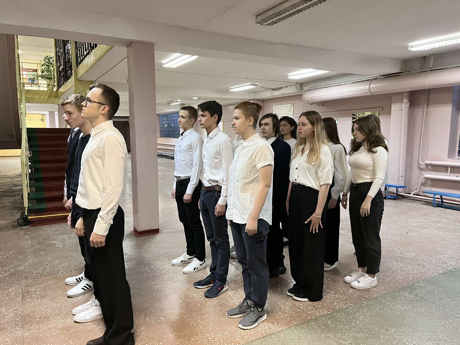Проведён смотр строя и песни.