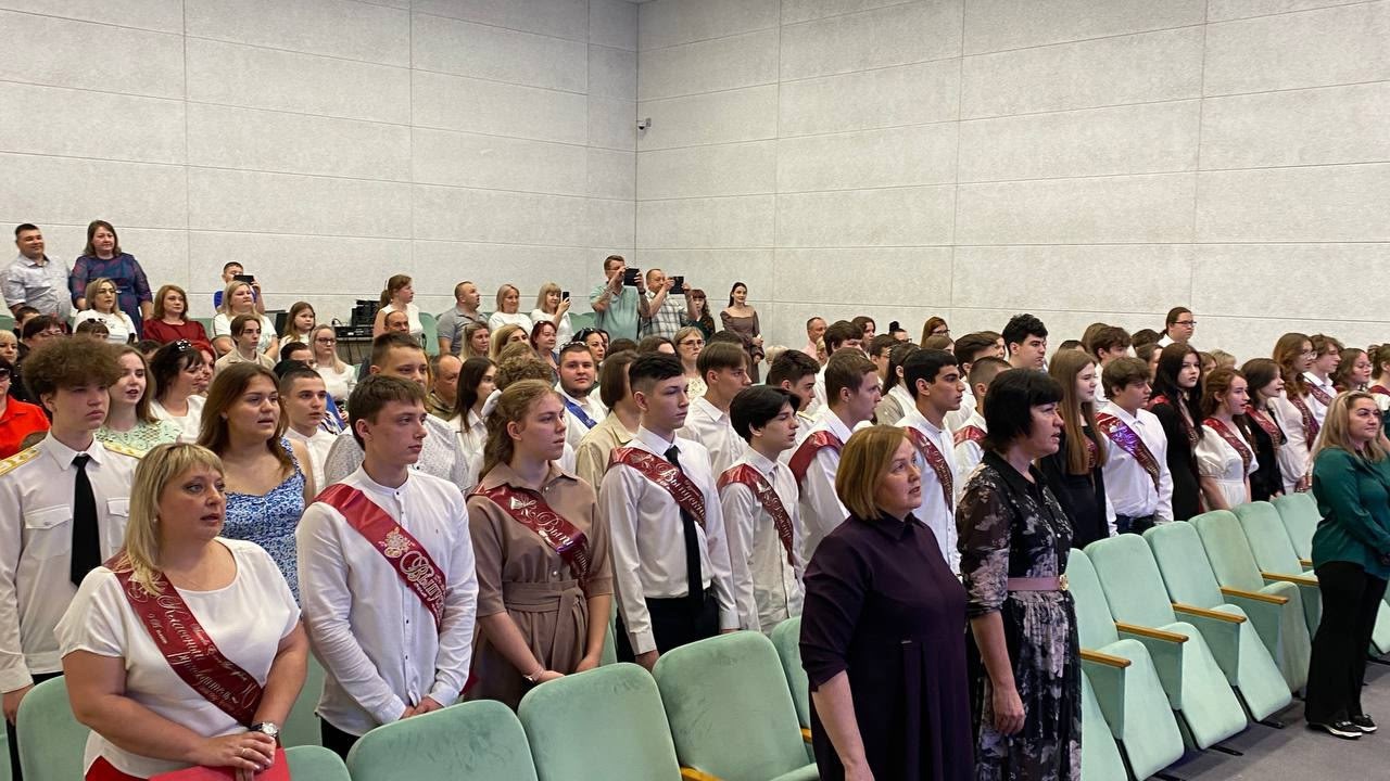 Торжественный день в нашей школе! Выпускной 9-х классов.