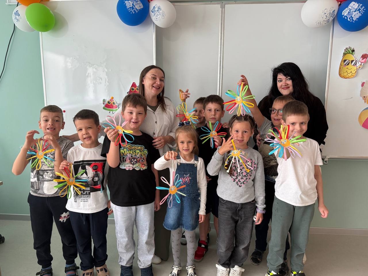 Сегодня в лагере произошло столько всего интересного, что не хватит смайликов, чтобы все описать.